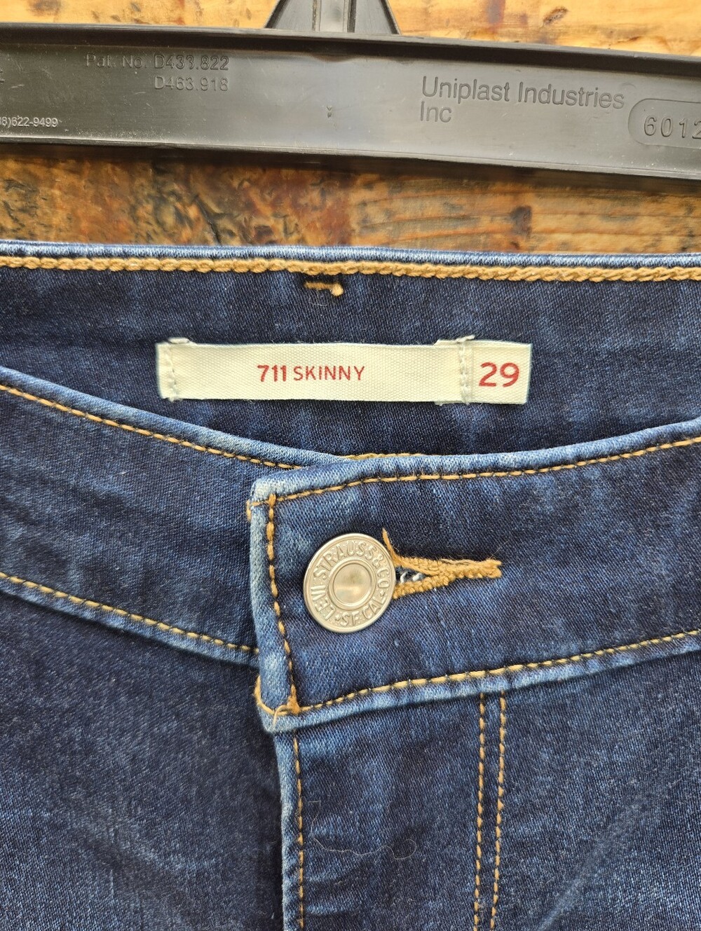 Levi's 711 Skinny Stretch Jeans - Picture 3 of 10